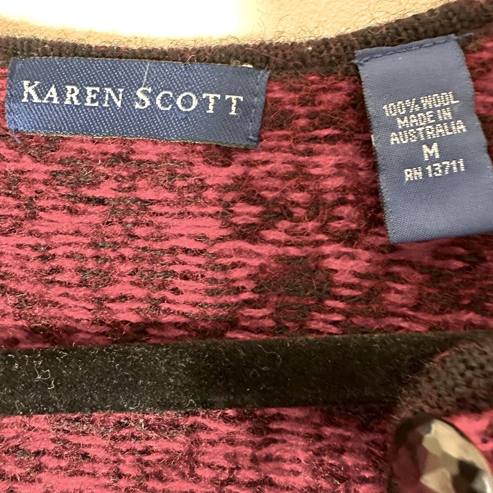 Vintage 100% wool Karen Scott cardigan button down sweater red black size M - Picture 3 of 11